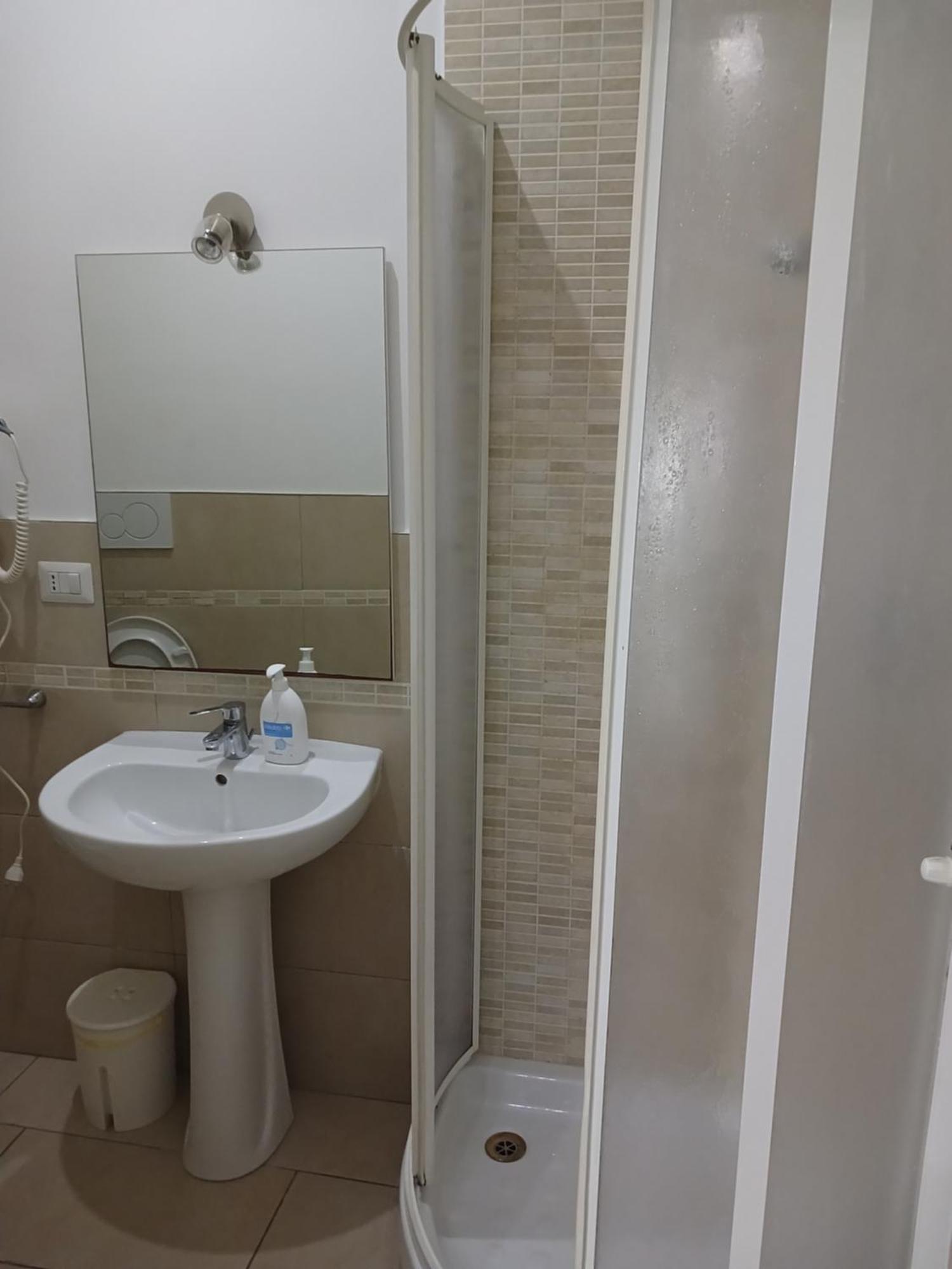 Guest House San Pietro روما المظهر الخارجي الصورة